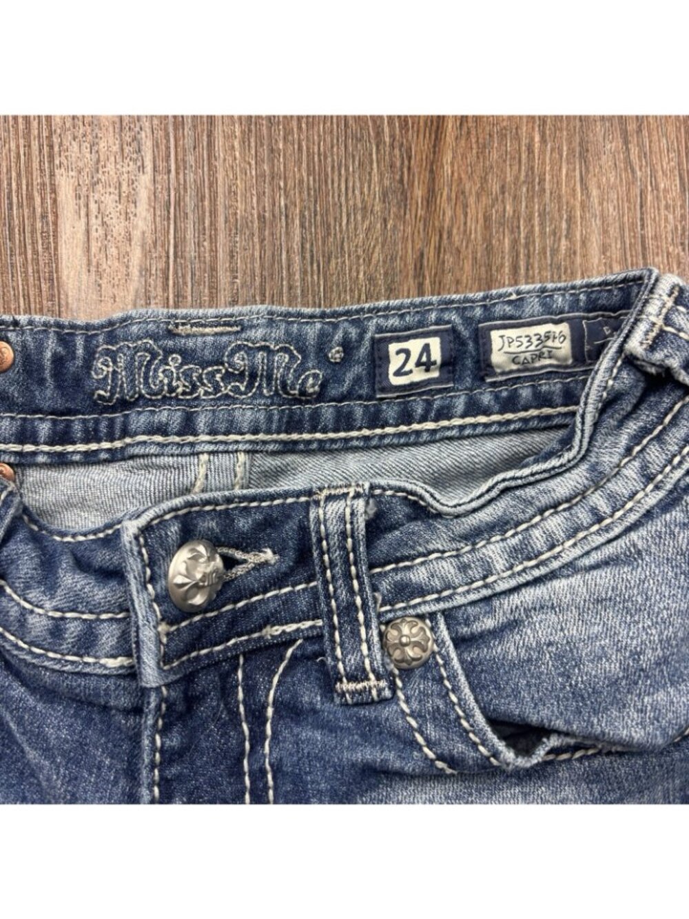 MISS ME Capri Jeans Embellished Sequins Distressed Light Wash Size 24 - Picture 6 of 12